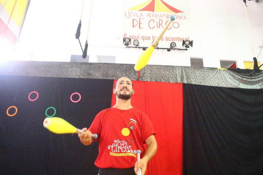 EPC oferta curso gratuito de artes circenses para adolescentes e jovens negros e pardos da zona norte do Recife